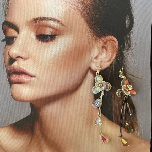 Handmade Statement Earring - White - Picture 3 of 3